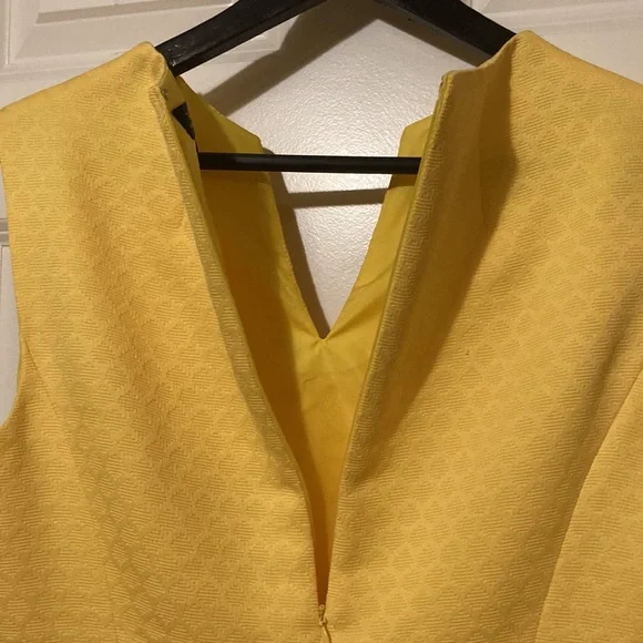 Tahari Yellow Dress- Size8 - Picture 4 of 6
